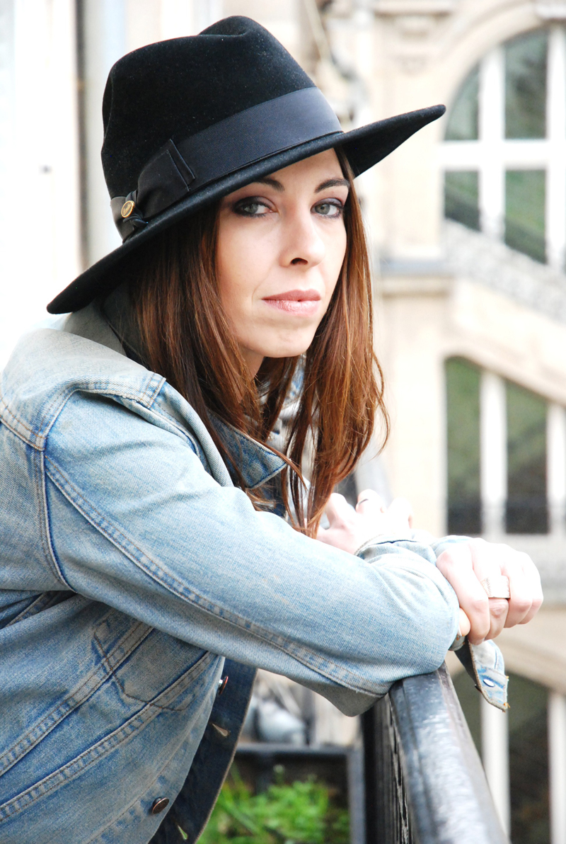 "Passer la nuit" "Du jour au lendemain"